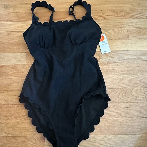 NWT Charmo Scalloped Ribbed One Piece Swimsuit Size Small - Picture 1 of 16